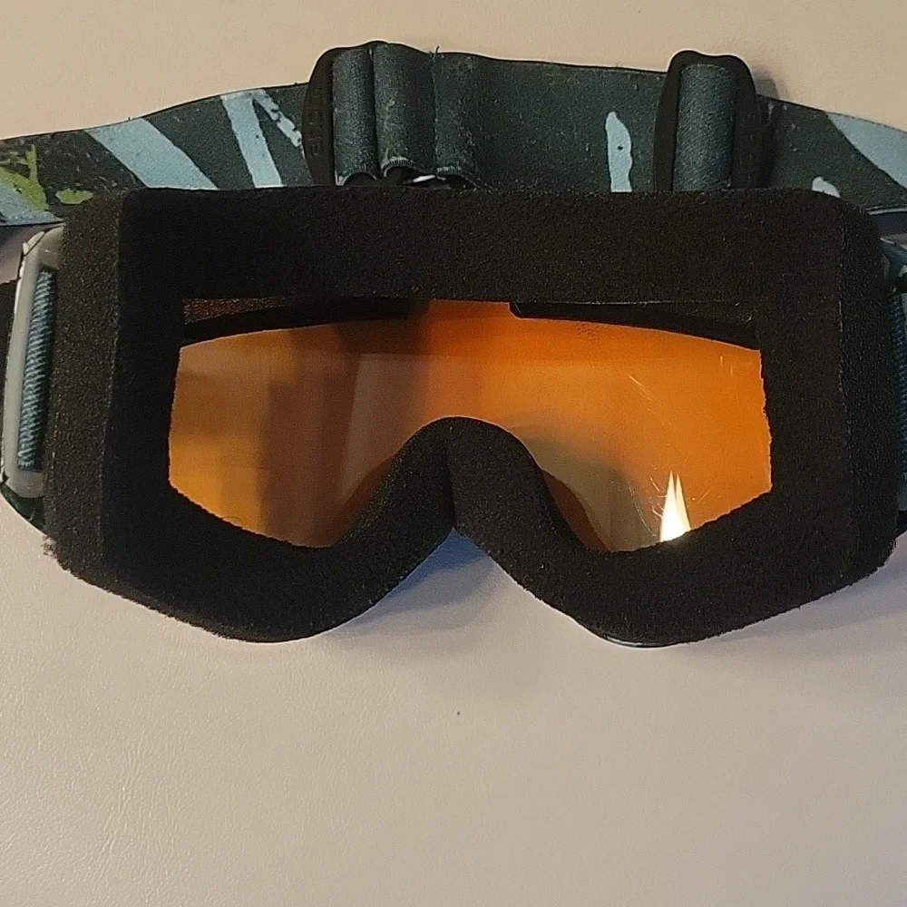 ANON Stylish Ski Goggles with Level 2 Lens Blue And Green